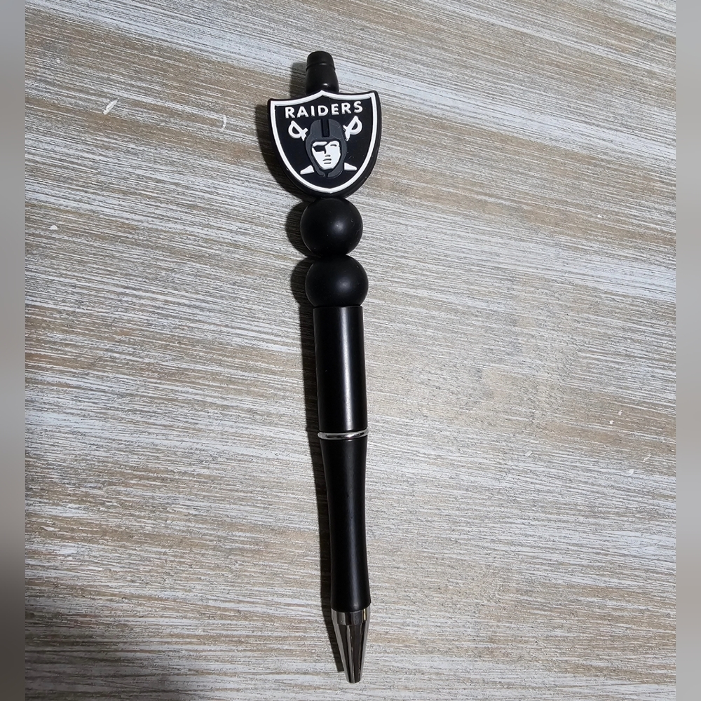 Raiders pen